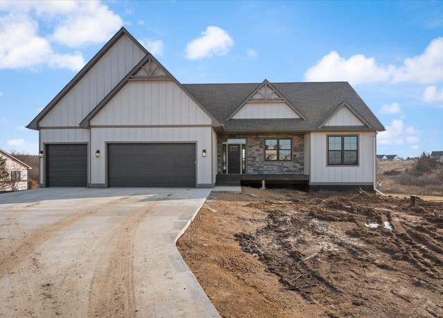 Property at 296 Valley Estates Ct, Hudson, WI 54016, 3 beds, 2 baths