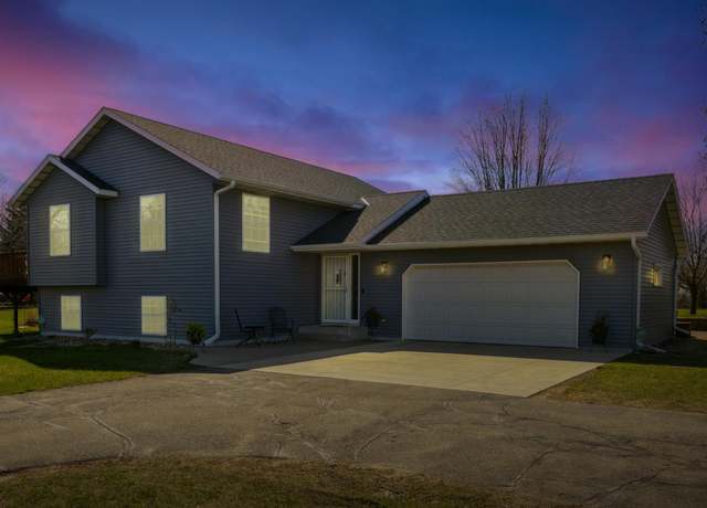 Property at 7823 Cabana Cir, Maine Prairie Twp, MN 55353, 3 beds, 2 baths
