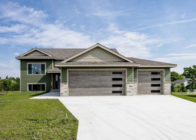 Property at 656 Lake Forest Cir, Detroit Lakes, MN 56501, 4 beds, 3 baths