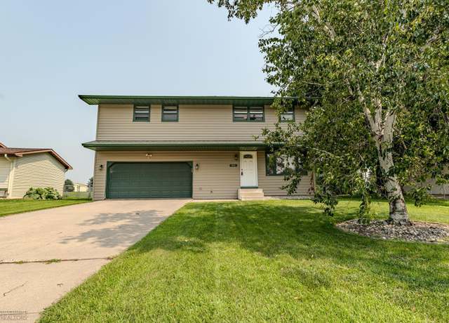 Property at 1922 13th Ave N, Moorhead, MN 56560, 3 beds, 2 baths