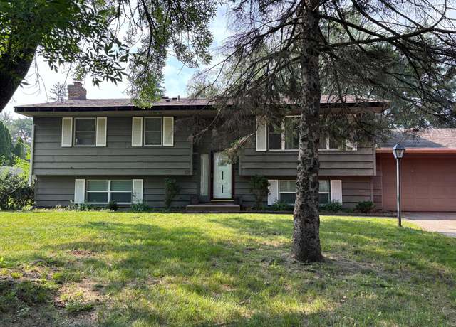 Property at 605 E 131st St, Burnsville, MN 55337, 4 beds, 3 baths