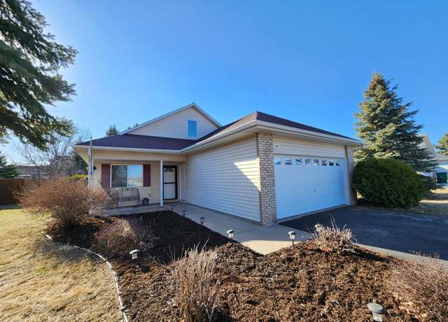 Property at 728 S Elm St, Belle Plaine, MN 56011, 3 beds, 2 baths