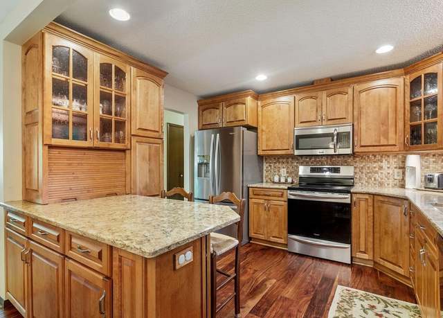 Property at 11325 39th Ave N, Plymouth, MN 55441, 4 beds, 2 baths