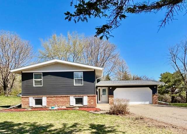 Property at 1846 48th Ave NE, Willmar, MN 56201, 4 beds, 2 baths