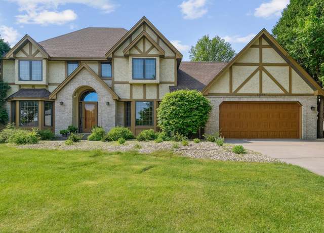 Property at 3049 12th St NW, New Brighton, MN 55112, 4 beds, 4 baths