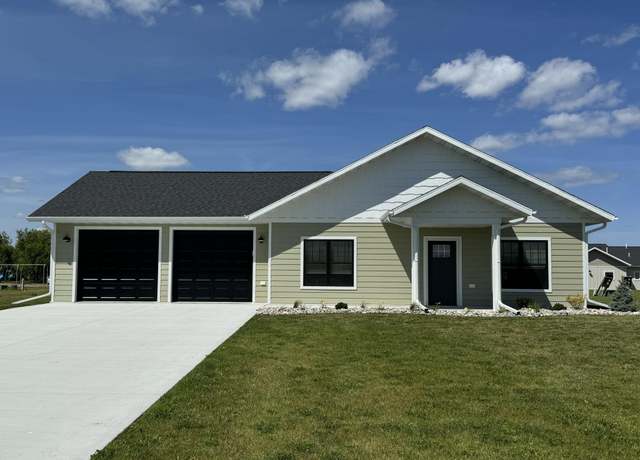 Property at 505 Garfield St SE, Warroad, MN 56763, 3 beds, 2 baths