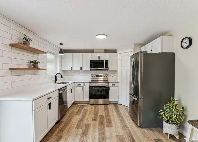 Property at 9729 Heath Ave S, Cottage Grove, MN 55016, 3 beds, 2 baths