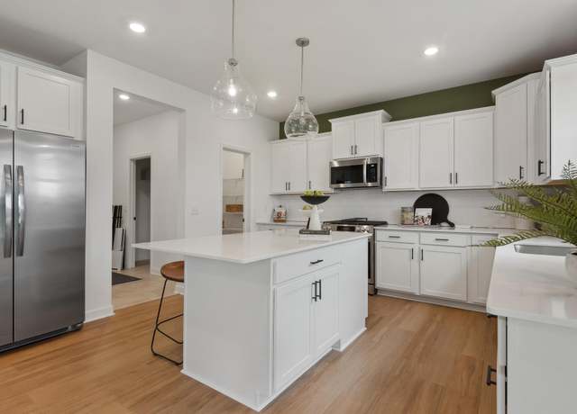 Property at 1585 Upper 141st St E, Rosemount, MN 55068, 5 beds, 3 baths