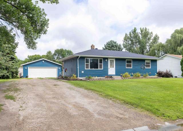 Property at 707 9th Ave SE, Barnesville, MN 56514, 4 beds, 2 baths