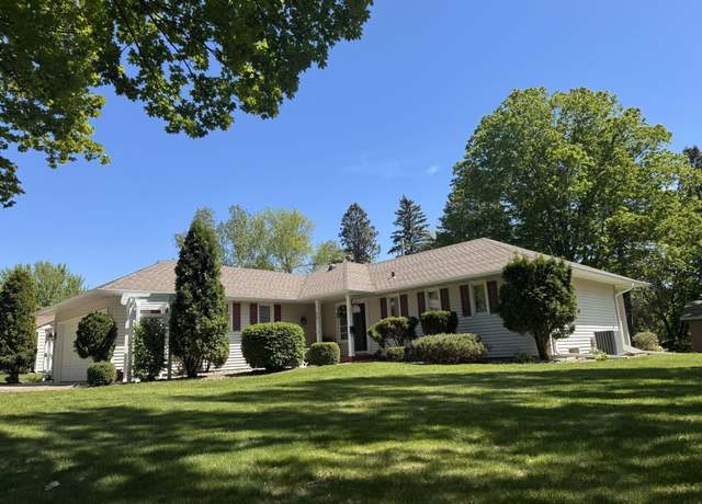 Property at 351 Selby Ave, Owatonna, MN 55060, 4 beds, 3 baths