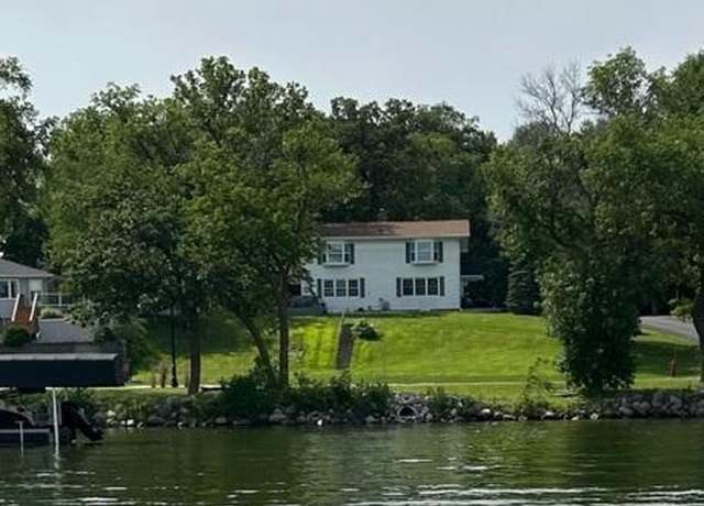 Property at 1104 W Lake Dr #5, Detroit Lakes, MN 56501, 3 beds, 3 baths