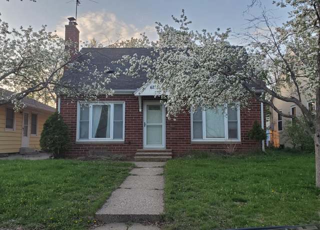 Property at 675 California Ave W, Saint Paul, MN 55117, 3 beds, 2 baths