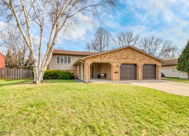 Property at 1514 39 1/2 Ave S, Fargo, ND 58104, 4 beds, 2 baths