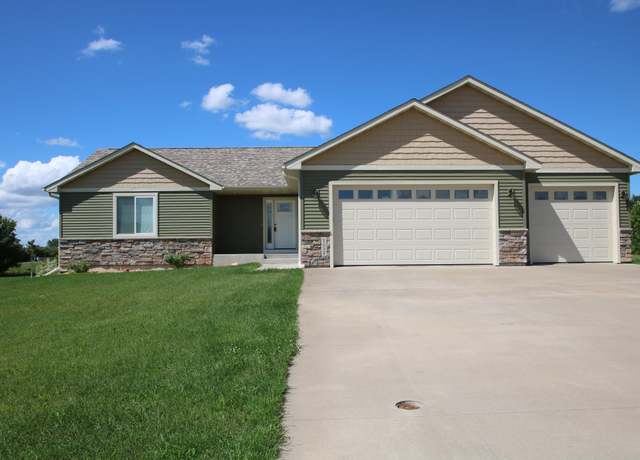 Property at 1052 Hidden Ln, New Richmond, WI 54017, 4 beds, 2 baths