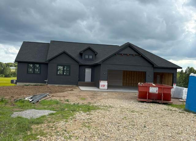 Property at 885 183rd Ct, Star Prairie, WI 54017, 3 beds, 2 baths