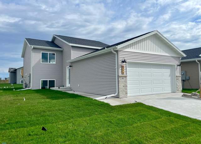 Property at 6774 68th St S, Horace, ND 58047, 3 beds, 3 baths