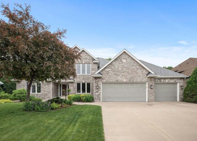 Property at 130 Wexford Heights Dr, New Brighton, MN 55112, 4 beds, 4 baths