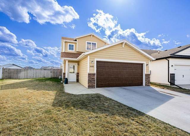 Property at 6685 21st St S, Fargo, ND 58104, 3 beds, 3 baths