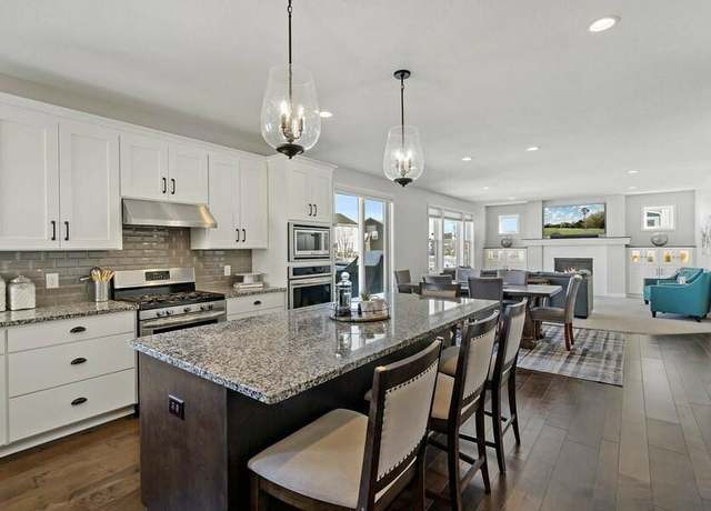 Property at 11686 32nd St N, Lake Elmo, MN 55042, 5 beds, 5 baths