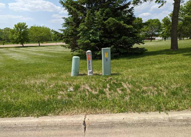 Property at 2801 & 2805 Campus Dr, Albert Lea, MN 56007