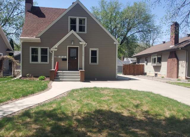 Property at 1230 3rd St N, Fargo, ND 58102, 3 beds, 2 baths