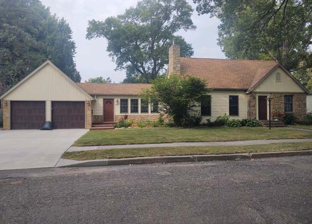 Property at 617 N 9th St, Montevideo, MN 56265, 4 beds, 3 baths