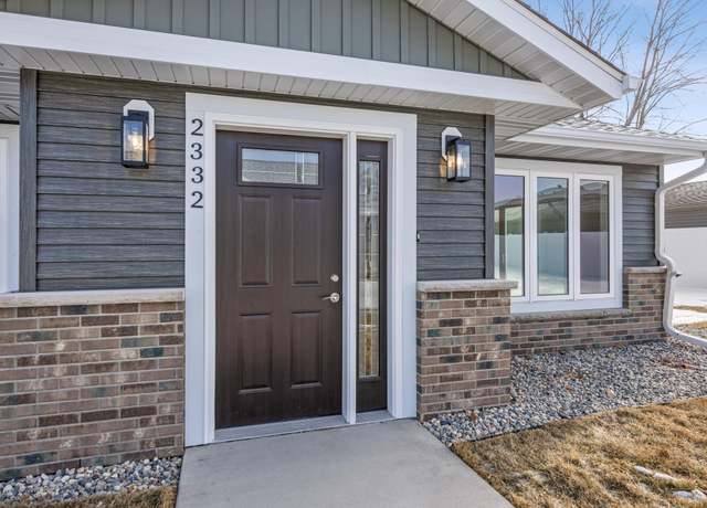 Property at 2332 30th Ave S, Fargo, ND 58104, 2 beds, 2 baths
