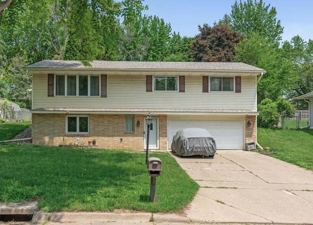 Property at 1989 N Park Dr, Saint Paul, MN 55119, 4 beds, 2 baths