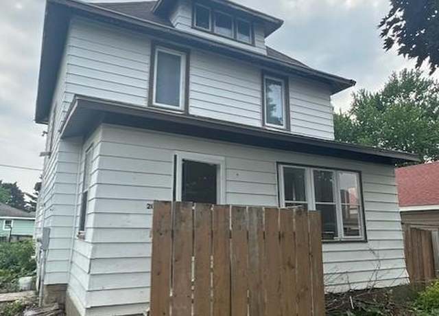 Property at 2014 E Oakland Ave, Austin, MN 55912, 5 beds, 2 baths