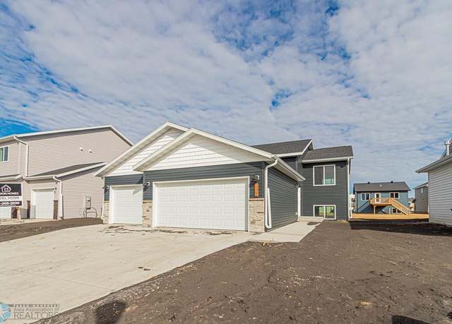 Property at 1146 Jill Dr W, West Fargo, ND 58078, 4 beds, 2 baths