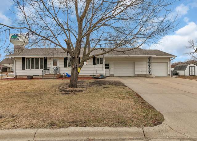 Property at 6 2nd Ave SW, Melrose, MN 56352, 3 beds, 2 baths