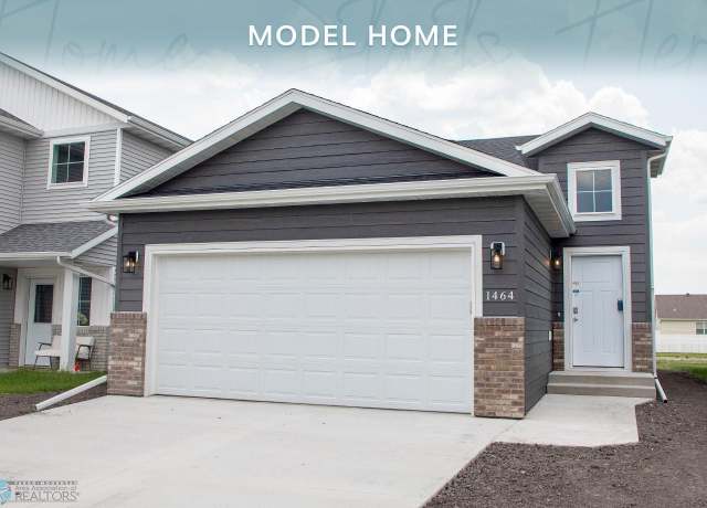 Property at 1464 69th Ave S, Fargo, ND 58104, 4 beds, 2 baths