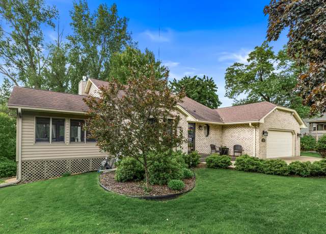 Property at 480 Suzanne Ave, Shoreview, MN 55126, 4 beds, 3 baths