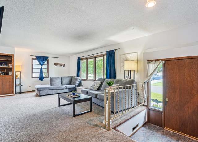 Property at 1261 Lealand Rd E, Maplewood, MN 55109, 3 beds, 2 baths