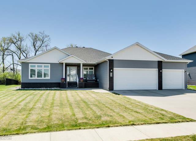 Property at 4232 Pine Pkwy S, Fargo, ND 58104, 5 beds, 3 baths