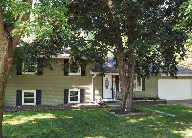 Property at 8068 Hyde Ln S, Cottage Grove, MN 55016, 3 beds, 2 baths