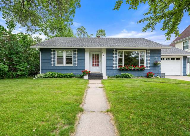 Property at 718 NW 1st Ave, Grand Rapids, MN 55744, 2 beds, 2 baths