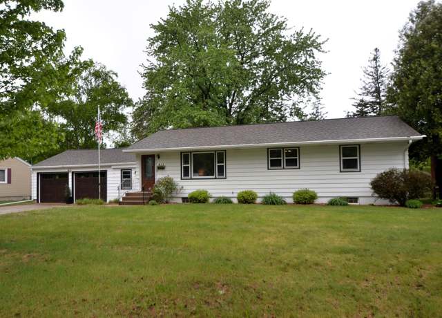 Property at 415 Hubbard Ave N, Litchfield, MN 55355, 3 beds, 1 bath