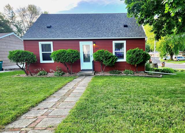 Property at 1302 W Clark St, Albert Lea, MN 56007, 3 beds, 1 bath