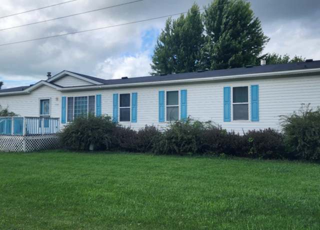 Property at 1104 E 18 1/2 St, Albert Lea, MN 56007, 4 beds, 3 baths