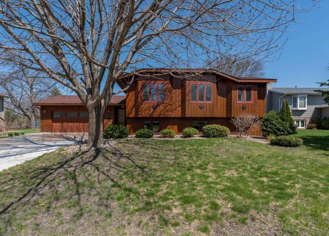 Property at 2324 Fair St, Mankato, MN 56001, 3 beds, 2 baths