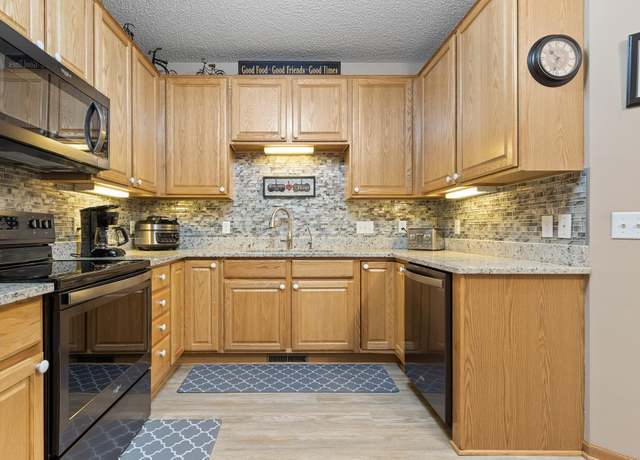 Property at 20446 Cypress Dr, Farmington, MN 55024, 2 beds, 2 baths