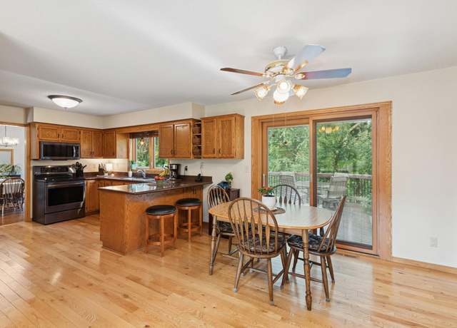 Property at 567 Lakewood Dr S, Maplewood, MN 55119, 4 beds, 3 baths