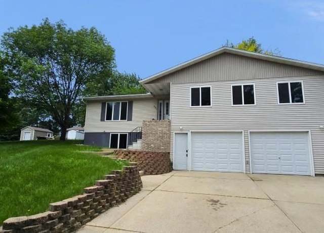 Property at 805 Louis Ave, Jackson, MN 56143, 2 beds, 2 baths