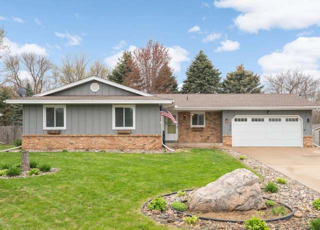 Property at 1016 Merrifield St, Shakopee, MN 55379, 4 beds, 2 baths