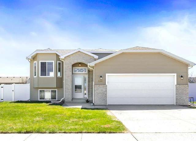 Property at 1585 43rd Ave S, Moorhead, MN 56560, 4 beds, 3 baths