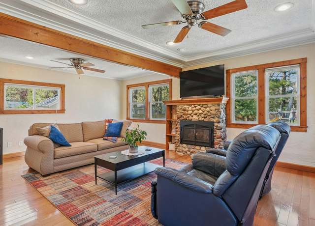 Property at 1980 Quinlan Ave S, Lake Saint Croix Beach, MN 55043, 2 beds, 1 bath