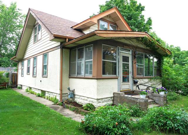 Property at 1107 Edmund Ave, Saint Paul, MN 55104, 3 beds, 1 bath