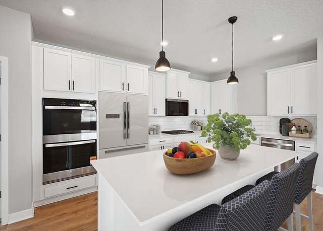 Property at 724 Winterberry Ln, Waconia, MN 55387, 3 beds, 2 baths