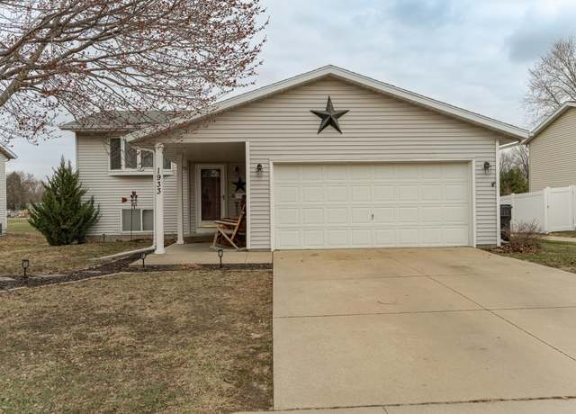 Property at 1933 23 1/2 St SE, Rochester, MN 55904, 3 beds, 2 baths